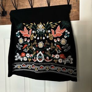 Mini embroidered skirt